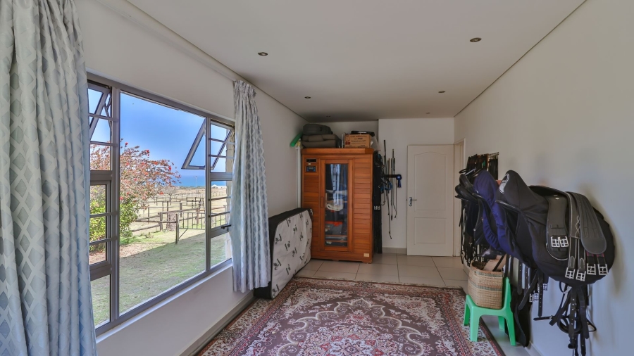 5 Bedroom Property for Sale in Sunrise On Sea Eastern Cape